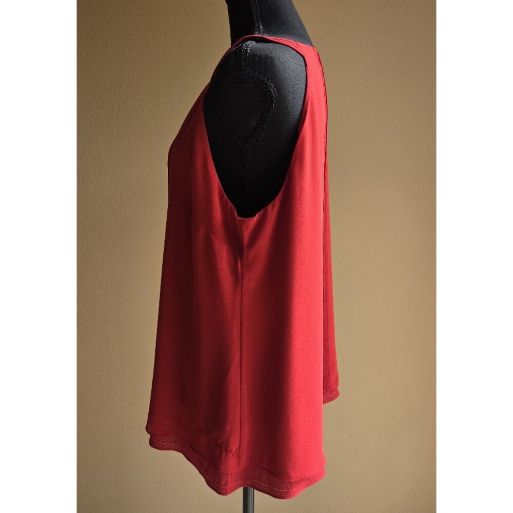 White House Black Market Red Sleeveless Blouse | Tassel Tie Keyhole Pleated Top - Picture 3 of 4